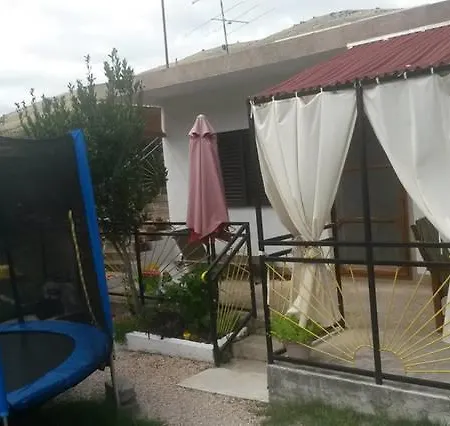 Zveki House *